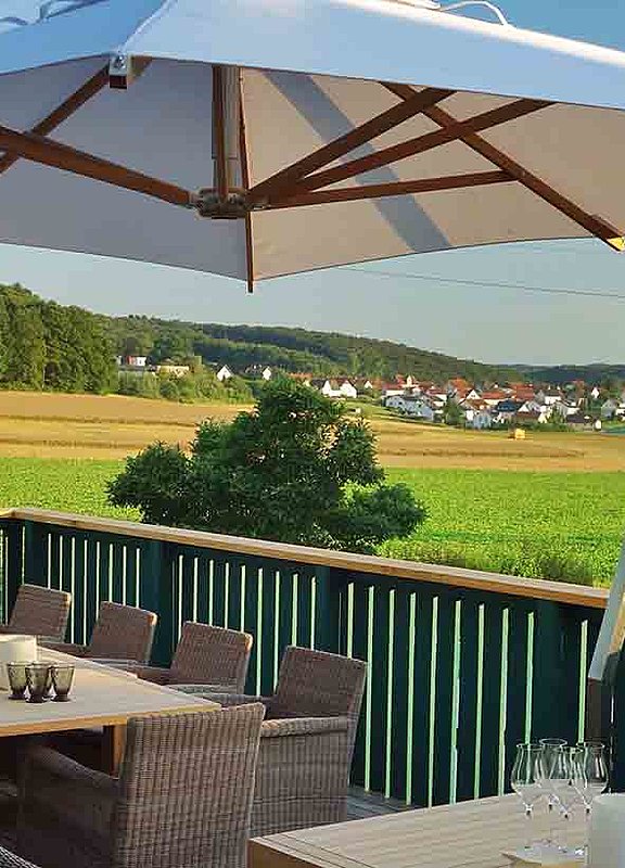 Die Terrasse im Kitchen Club des Waldschlösschen Dagobertshausen