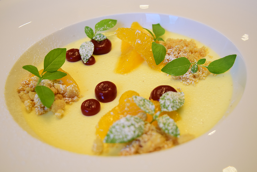 Einfach aber raffiniert: Panna Cotta mit Zimt-Orangen, Weihnachtsdessert von Pâtissier Eric Lehr